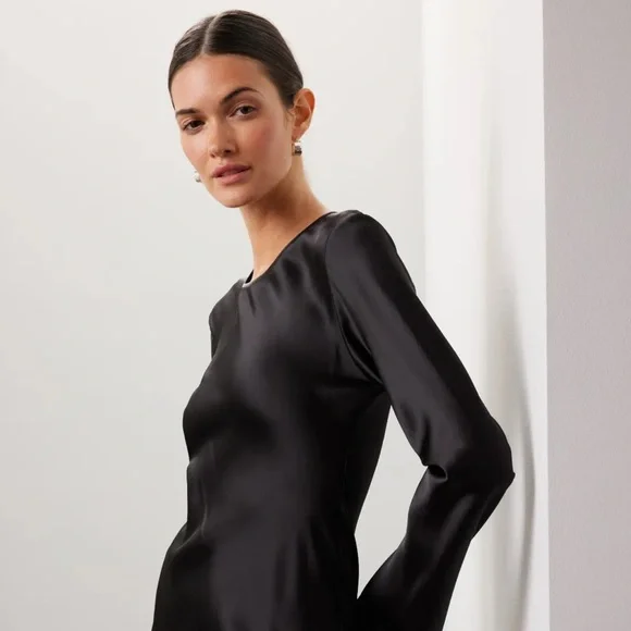 DELFI COLLECTIVE LONG SLEEVE BLACK SATIN GOWN - Picture 1 of 6